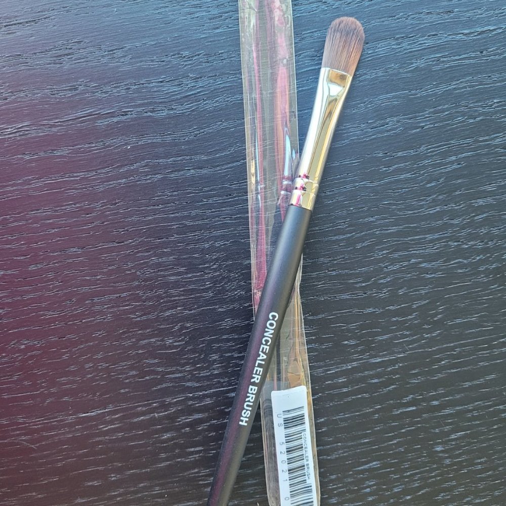 Younique Concealer Brush
